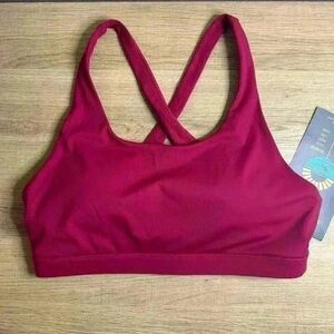Sol & Mane crossed back sports bra Plum Size Large NWT
Removable pads